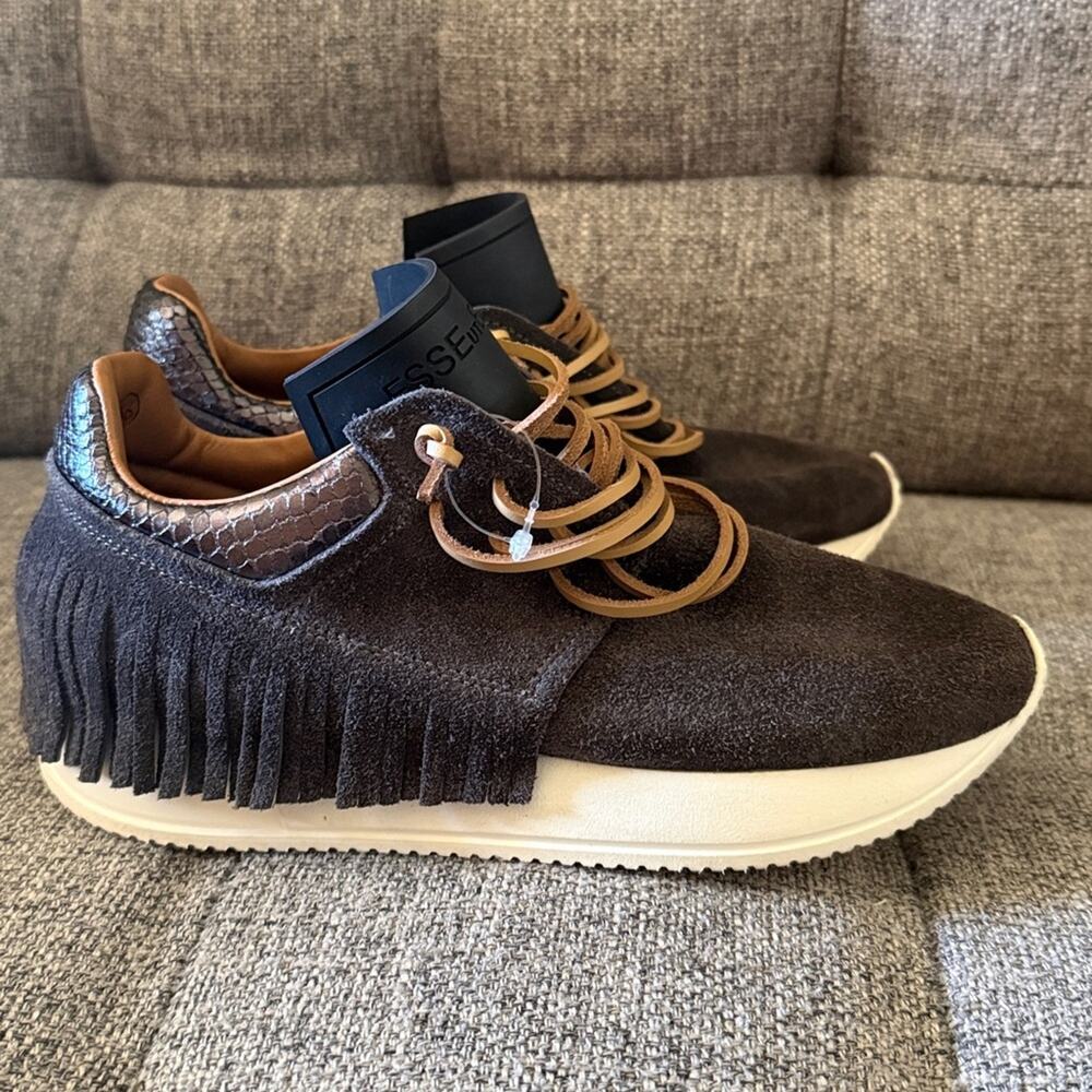 Esseutesse Asphalt Suede Fringe Sneakers size 36